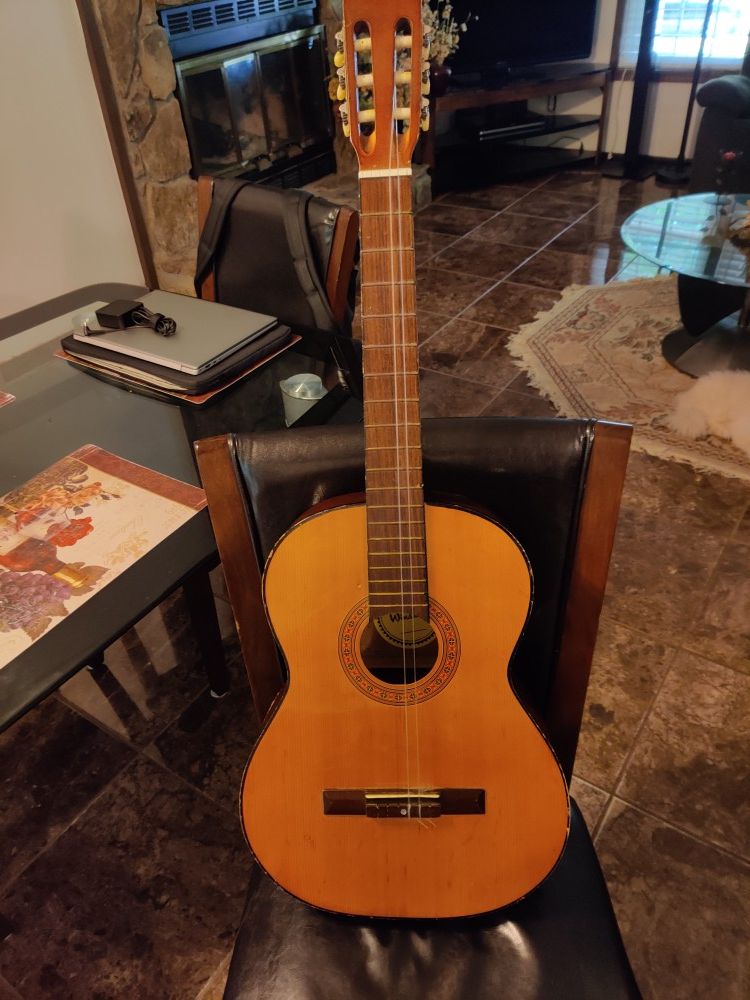 Winston Acoustic Guitar