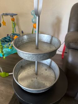 Metal fruit holder