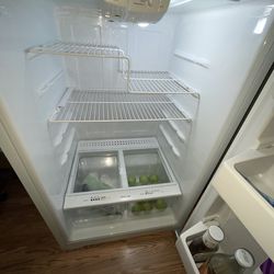 Refrigerator  (pick up only)