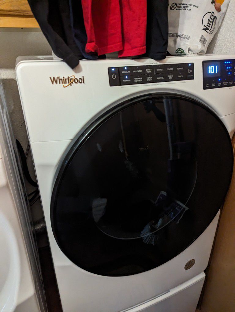 Almost New Washer And Dryer Still Under Warranty