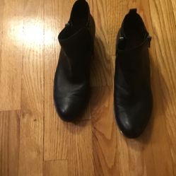 Women’s ankle Boots That Zip On Both Sides—women’s 8.5 Medium—Lucky Brand Purchased From Belks