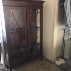Vintage China Cabinet  (Hutch). Beautiful Cond.
