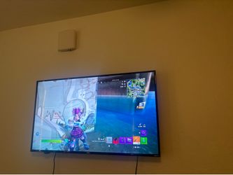 Tv w wall mount