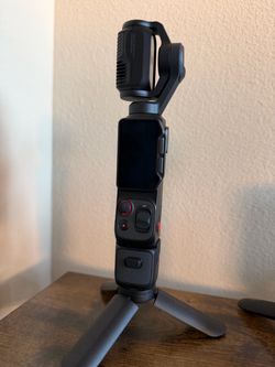 Insta 360 Luna Ultra Pocket Camera
