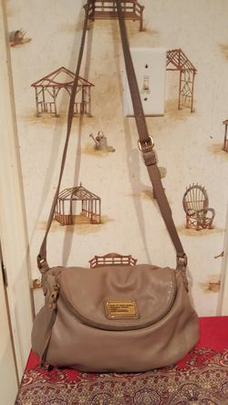 MARC BY MARC JACOBS CLASSIC NATASHA GRAY LEATHER CROSSBODY SHOULDER BAG PURSE.