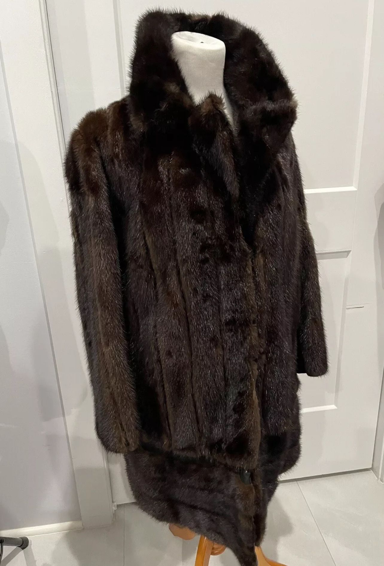 Dark Brown Female Women Real Fur Mink Coat Size medium Zipper Leather detail Jacket