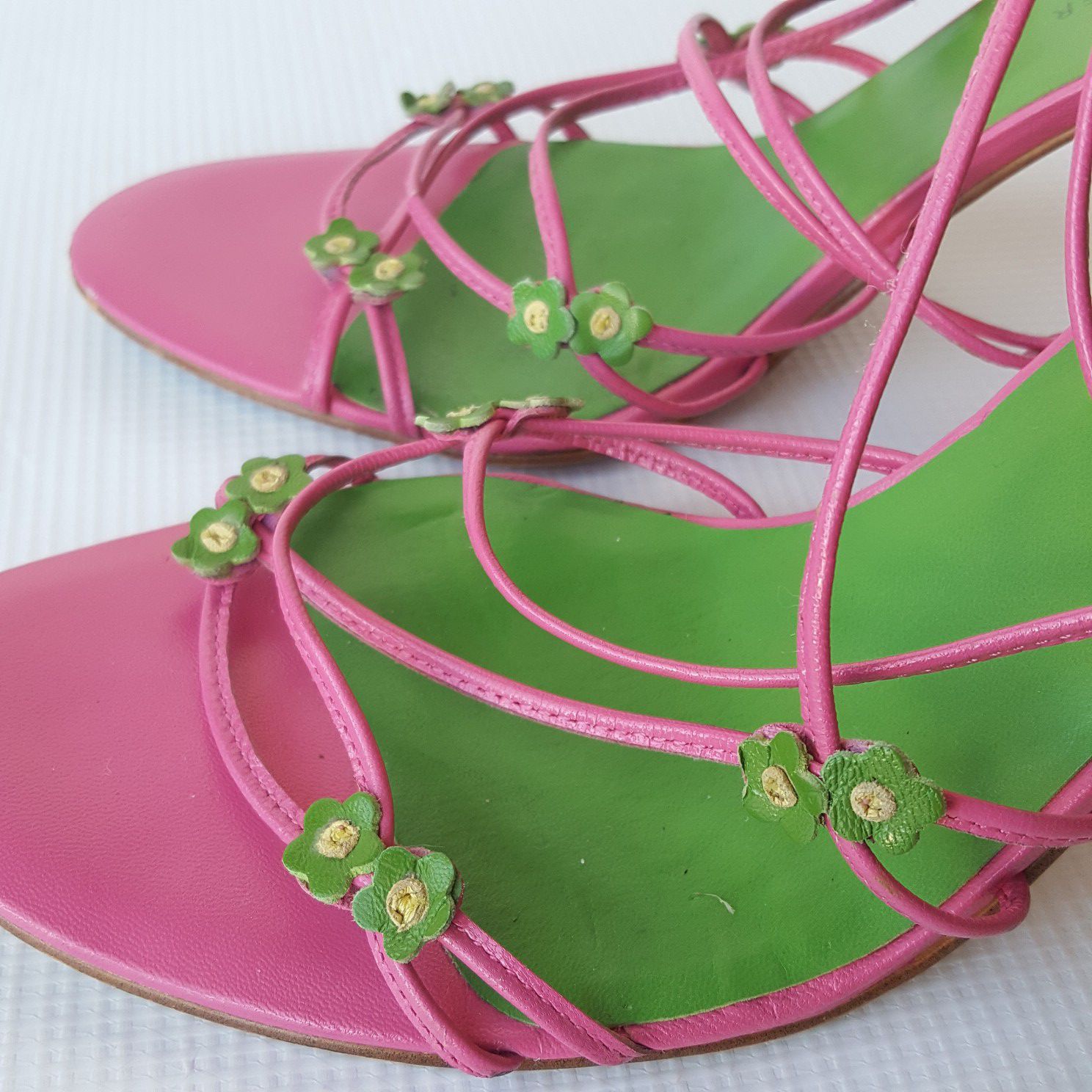 Tommy Hilfiger Pink/Green Floral Strappy Sandals Size 8.5M for Sale in Las Vegas, NV - OfferUp