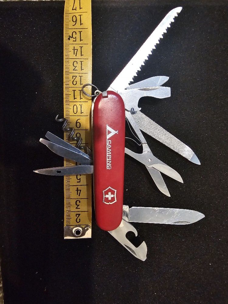 Victorinox (15 tools)