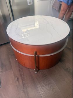 Doughlin Modern Round Lift-Top Coffee Table In White And Natural Wood