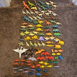 Mixed Lot Small & Med Plastic Rubber Prehistoric Dinosaur Animal Toys 109-pieces