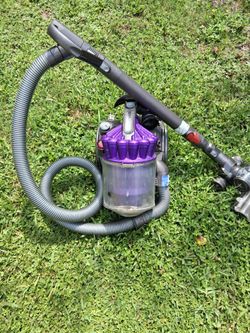 NICE DYSON CANISTER VACUUM