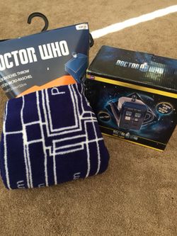Doctor who fleece and teapot Both New