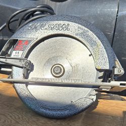 7 1/4 Inch  Legend Skilsaw With Case