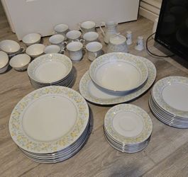 Floral Porcelain Dinnerware Set