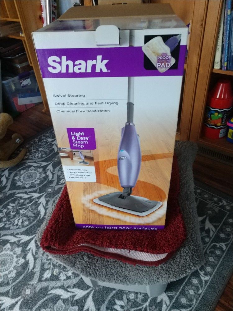 Shark Light And Easy Steam Mop