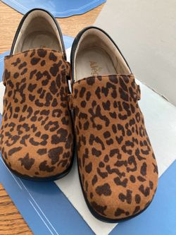 Néw Womens Alegria PG Lite Leopard suede clogs size 39