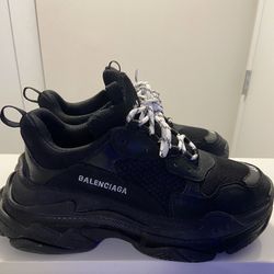 Balenciaga Triple S 