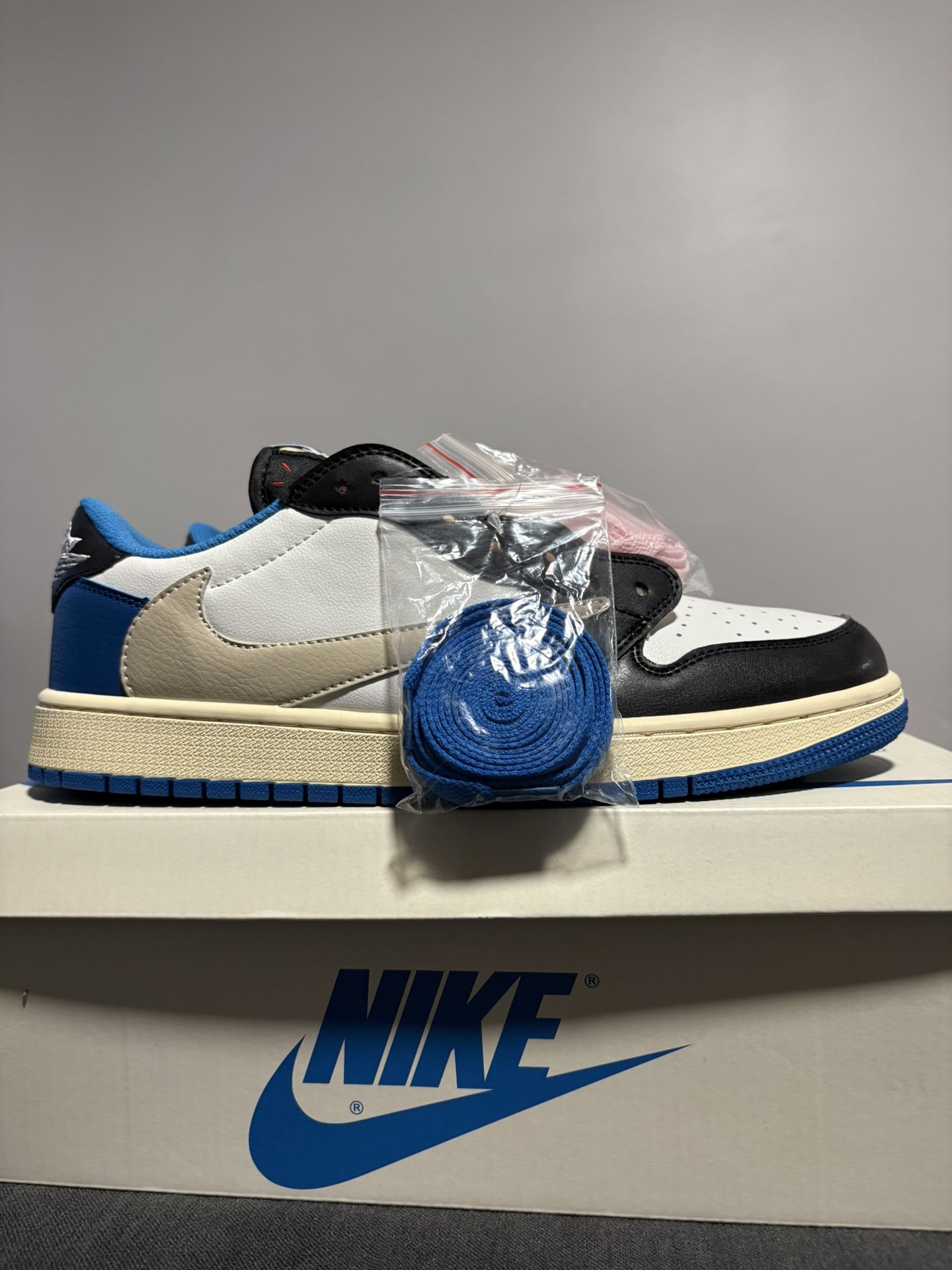 Travis scott Jordan 1