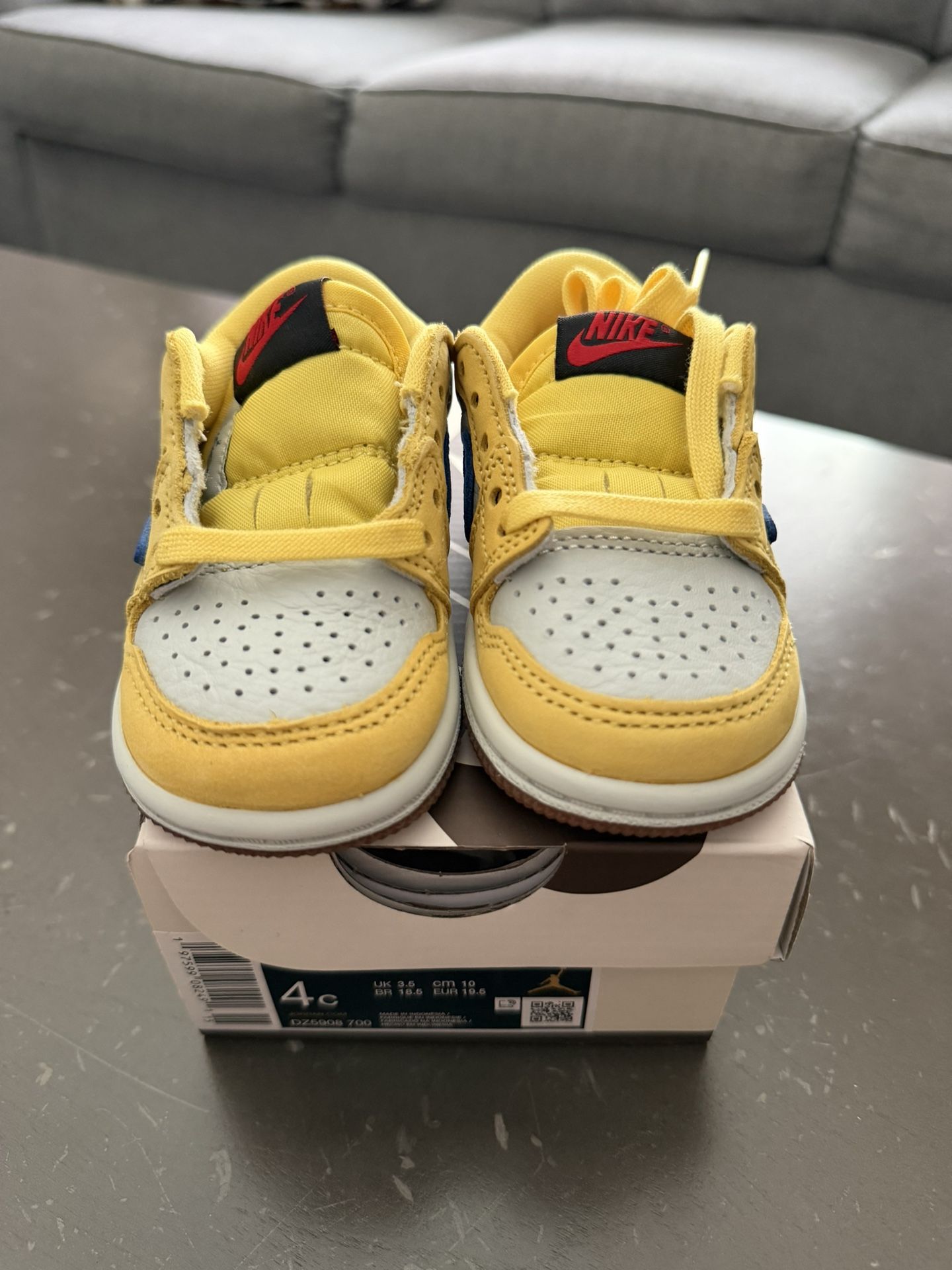 Air Jordan 1 Low Travis Scott Canary