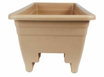I HAVE (4) PLANTERS