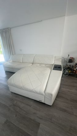 Sofa Dreams White Coach