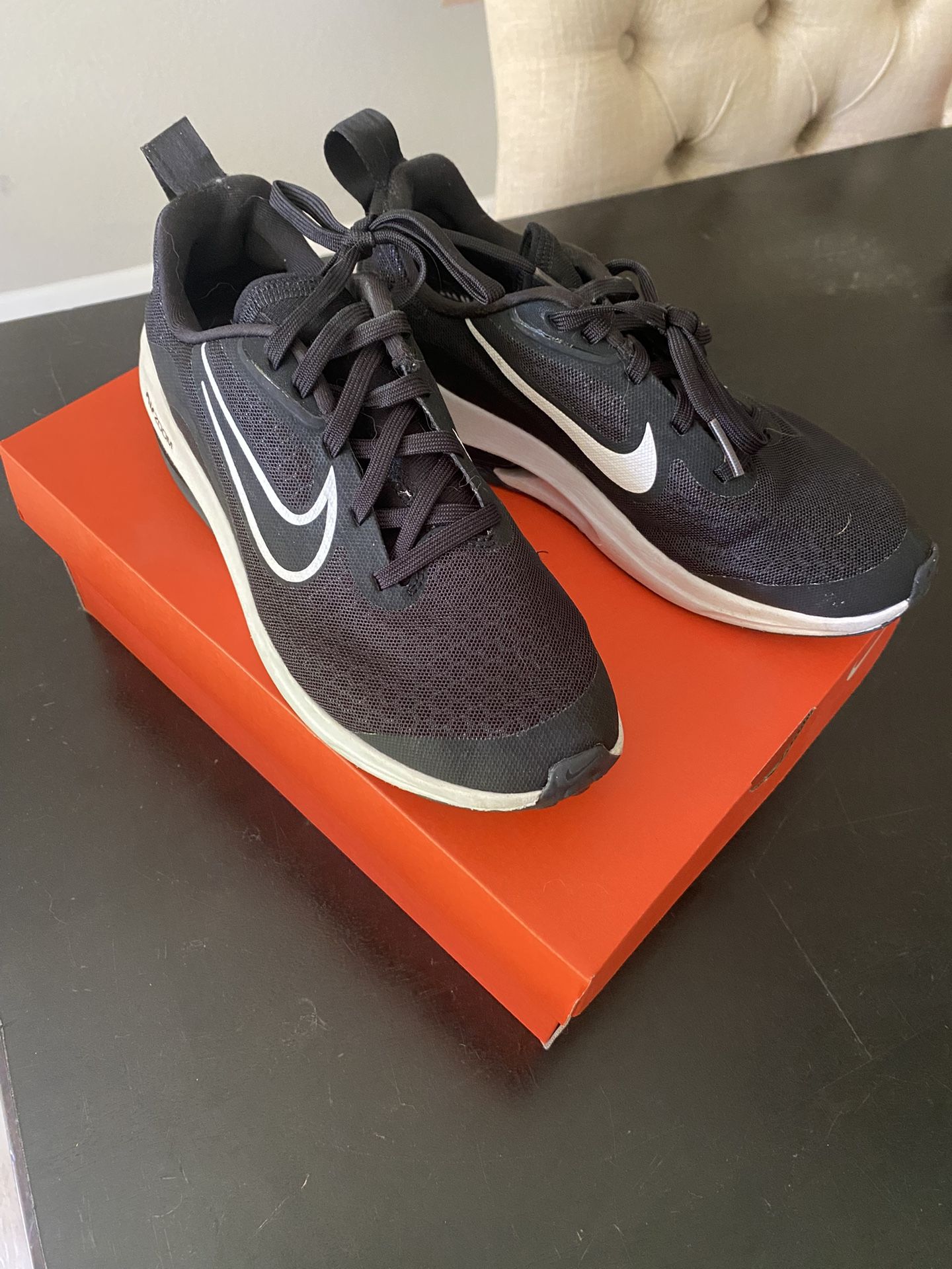 Nike Air Zoom Arcadia 2 Youth Size 4.5