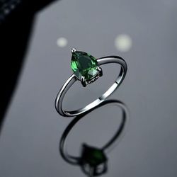 Emerald Ring S925 Sz 8