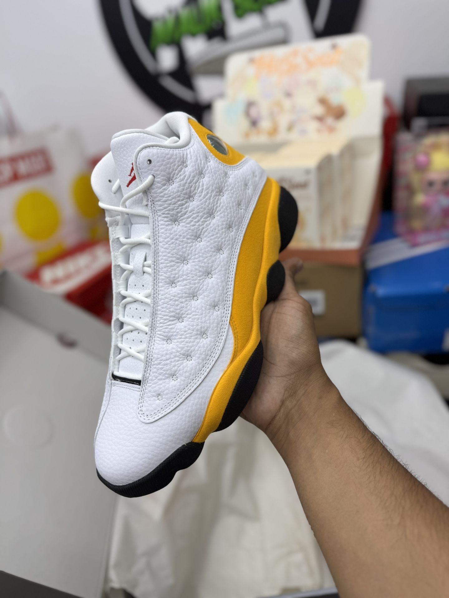 Jordan Retro 13 “del Sol”