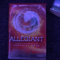 Allegiant, Divergent Series Book #3