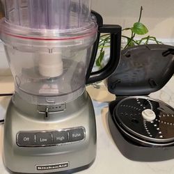 Large Kitchen Aid Food Processor With Attachments