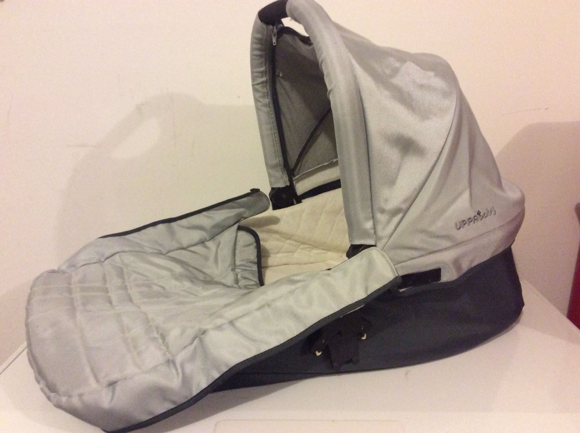Uppababy Bassinet and Board