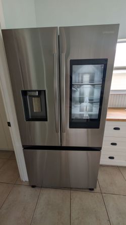 Samsung French Door Refrigerator with Family Hub