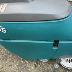 Tenant T5 28 Inch Traction Drive Floor Scrubber, Auto Scrubber