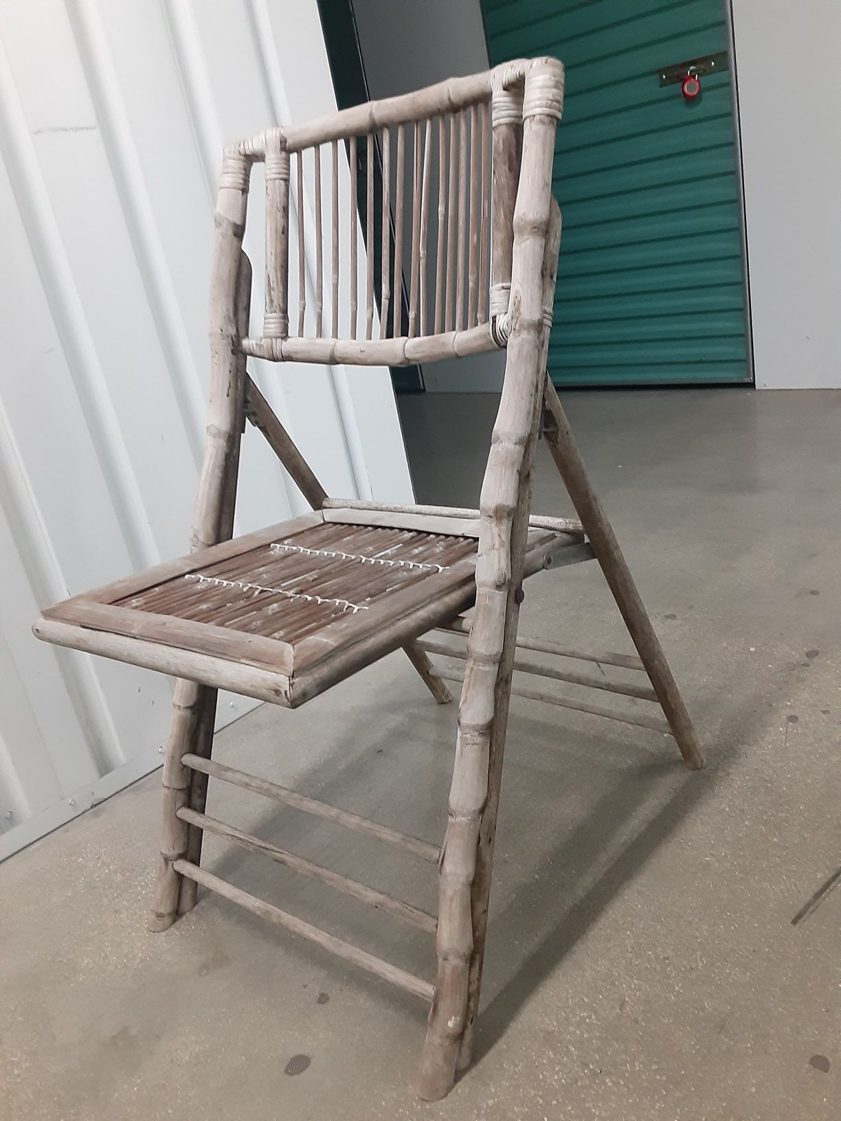Antique washed wood folding chair