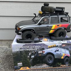 FMS FCX10 LC80 RC Car