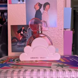 Ariana Grande Cloud pink 