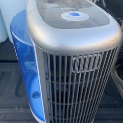 Brookstone Pure-Ion Bedroom™ Air Purifier and Humidifier