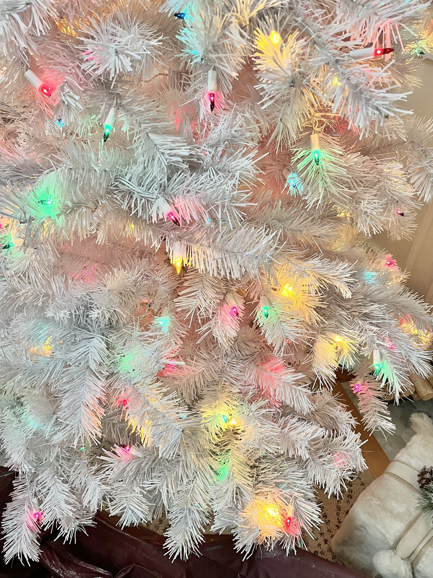 Balsam Hill White 7.5 Ft. Christmas Tree for Sale in Lake Stevens, WA OfferUp