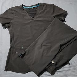 Med Couture Size Medium Scrub Set