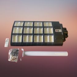 1000 Watt Outdoor Solar Street Light for Commercial Use, Ideal for Parking Lots