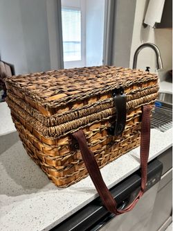 Picnic basket