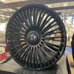 24x10 Dolce Razzo Rims
Glossy Black Lip/Matte Black Face
25 offset
Brand New Available Today ! 