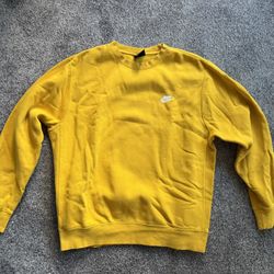 Nike Crewneck Sweater Yellow (Large)