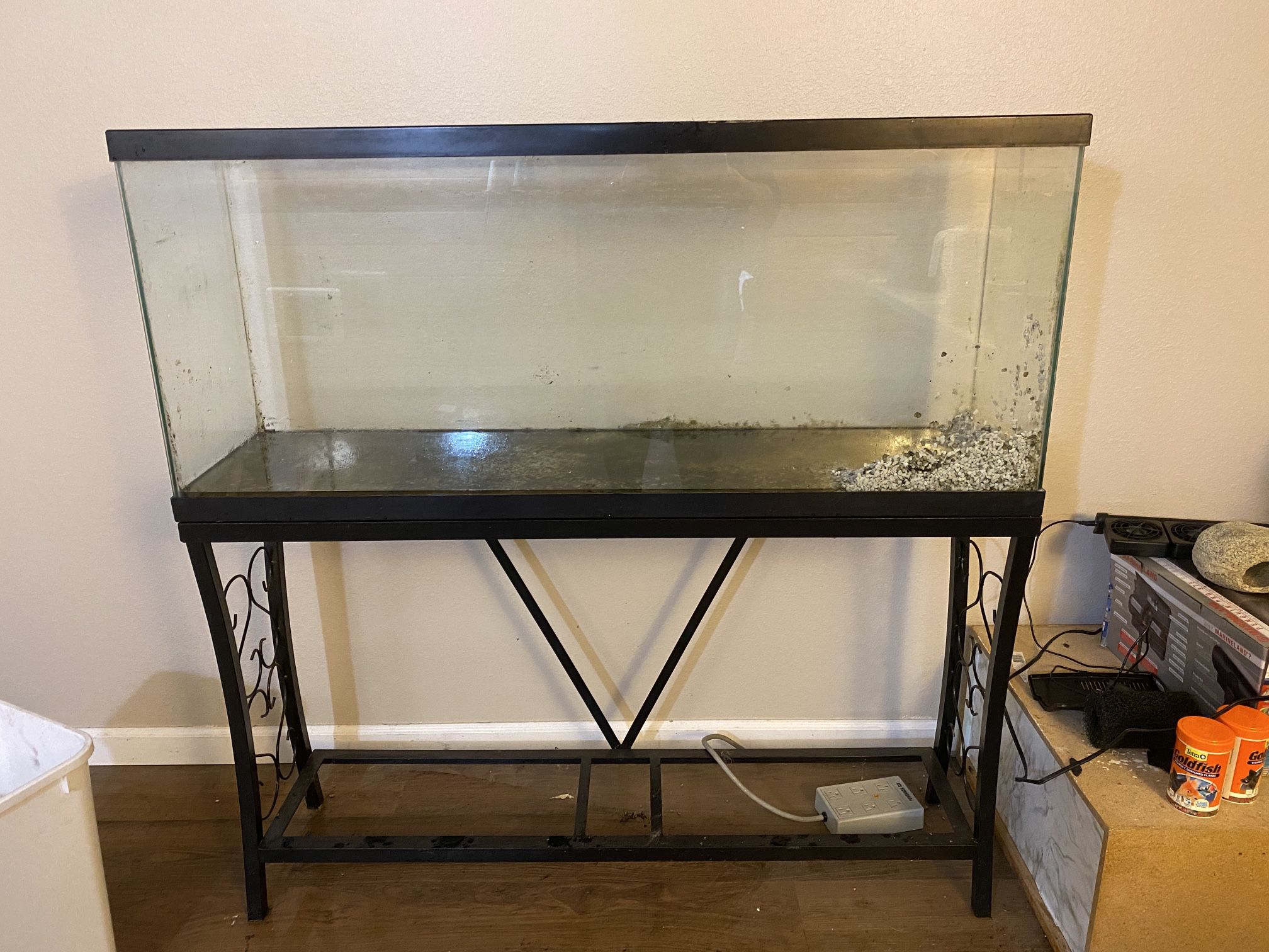 55g Fish Tank With Stand & Accessories 
