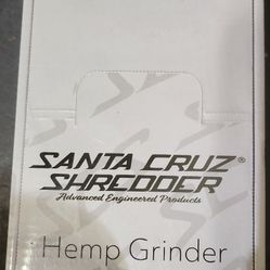 16 Santa Cruz Cookies Grinder  8 Red 8 Blue New In Box Plus Bounus  