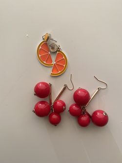 2 pairs cute earrings