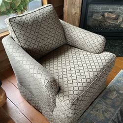 Small  Swivel Bucket Chairs