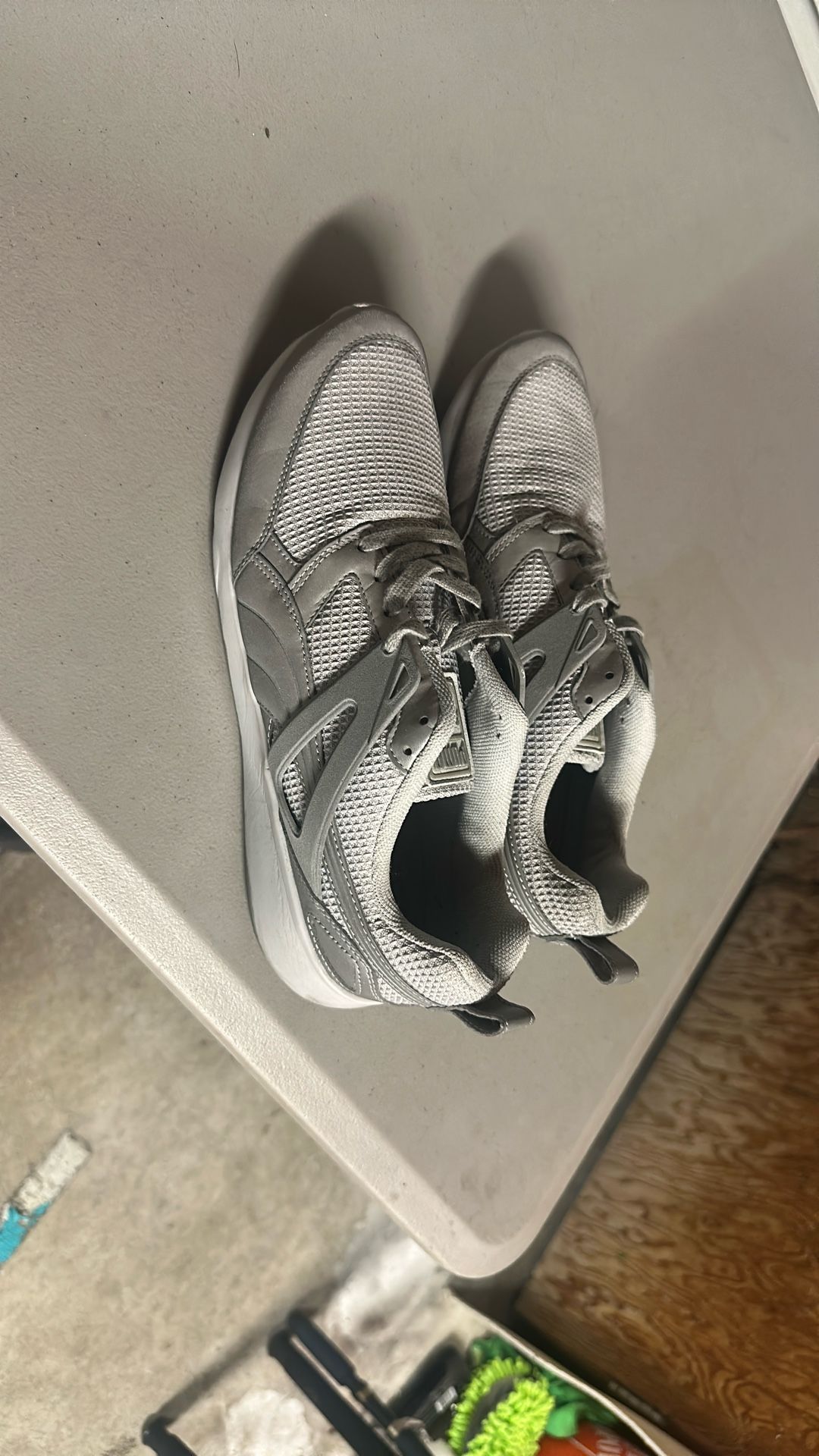 Size 10 Still Clean Puma