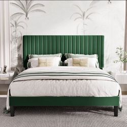 BRAND NEW QUEEN SIZE BED