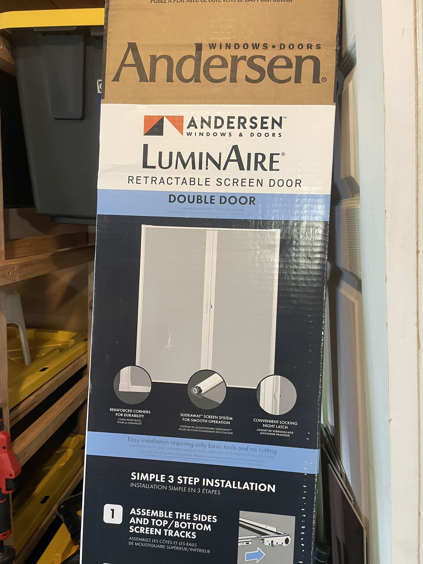 Luminaire Retractable Screen Door